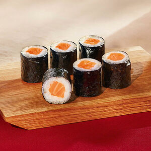 Маки с лососем