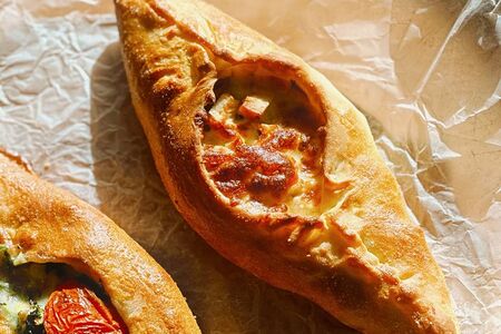 Хаджари с курицей гриль