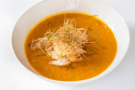 Чечевичный суп с пряностями и корнеплодами