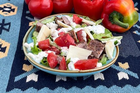 Салат с котлетами из курицы