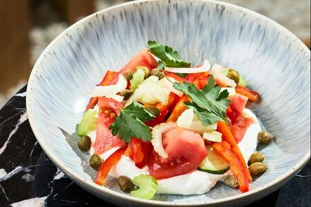 Греческий из свежих овощей