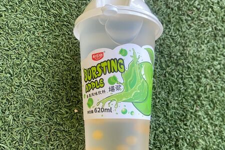 Фруктовый напиток с шариками Яблоко