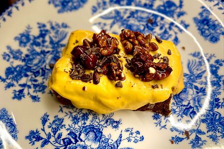 Морковный торт с облепиховым курдом