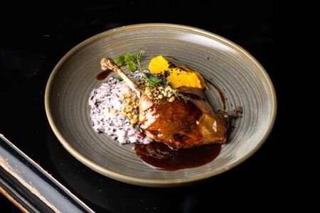 Утиная ножка Конфи с ризотто из Венере