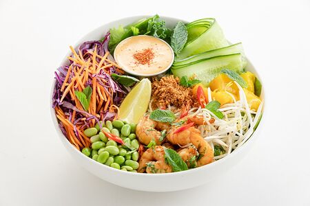 Тайский боул с креветкой и рисовой лапшой