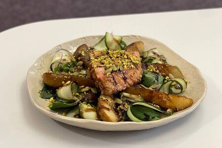 Салат с тунцом и грушей