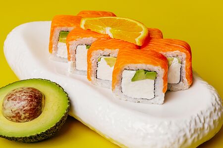 Ролл Филадельфия с авокадо