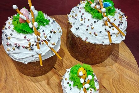 Кулич маленький с изюмом