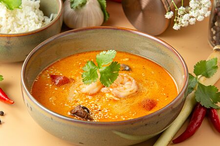 Том ям с рисом