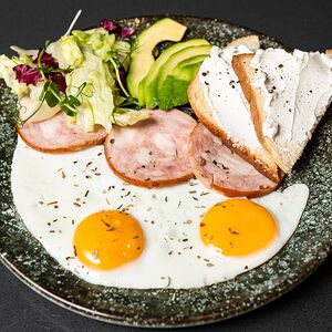 Завтрак Wellfood с ветчиной