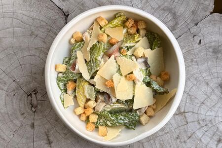 Зелёный салат с индейкой