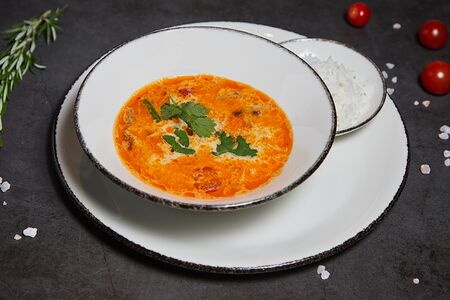 Том ям с креветками и рисом