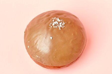 Булочка с шоколадом