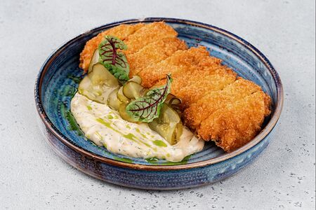 Куриный шницель с соусом тартар