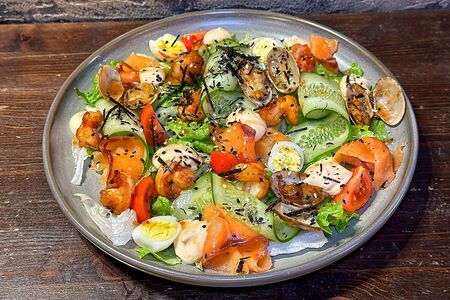 Салат с морепродуктами