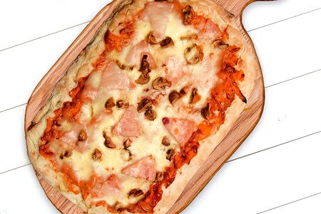 Ветчина и грибы Римская