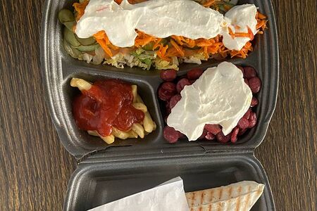 Шаурма тарелка с охотничьими колбасками