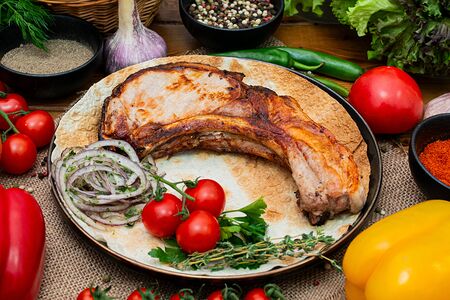 Свиная корейка на мангале Карс