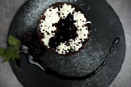 Вишневая тарталетка