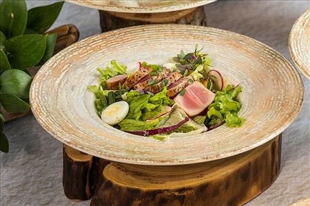 Нисуаз с жареным тунцом