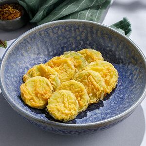 Хрустящий цукини с мятно-йогуртовым соусом