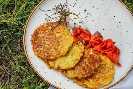 Домашние драники с неркой и сырным кремом