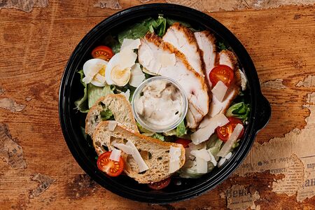 Цезарь с курицей