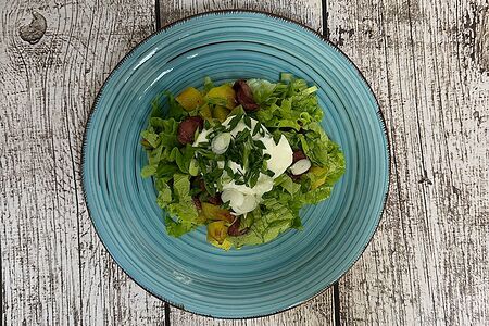 Салат картофельный с охотничьими колбасками