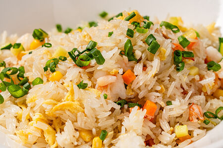 Жареный рис по-янчжоуски