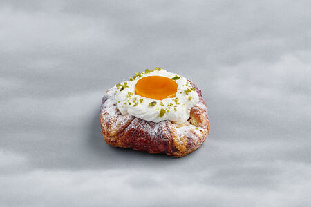 Слойка Датская с облепихой и маскарпоне