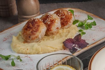 Котлетки с картофельным пюре