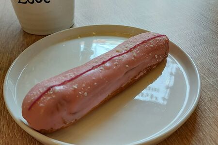 Эклер Клубника в сливках