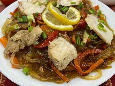 Рисовая лапша с курицей