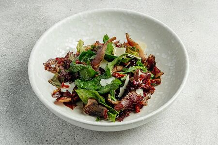 Салат с утиной грудкой