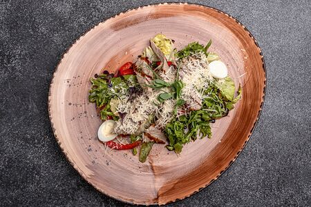 Салат с тёплой телятиной