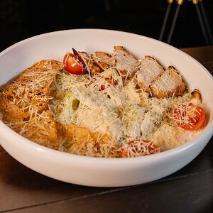 Цезарь с курицей