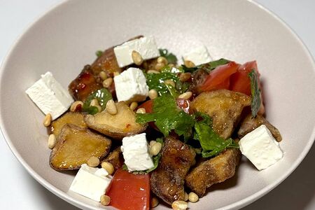 Салат с хрустящими баклажанами