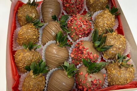 Набор из 16 ягод