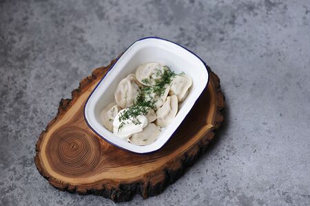 Пельмени с бараниной и кинзой ручной лепки