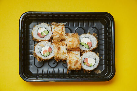 Бонито с копченым лососем ролл