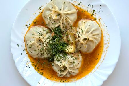 Манты с бульоном 