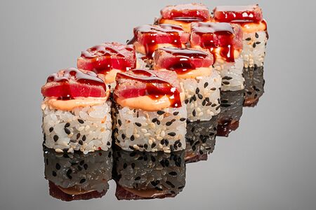 Яки Магуро ролл