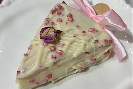 Чизкейк на палочке Клубника