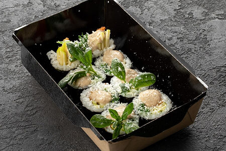 Ролл с креветкой темпура и зеленым яблоком