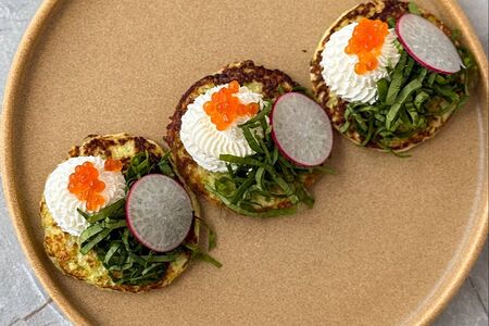 Драники из цукини с икрой