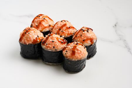 Малый запечённый с шапкой краба и спайси