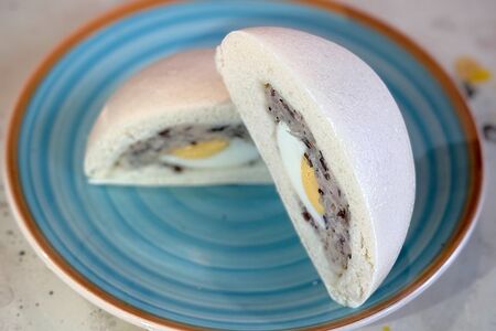 Паровая булочка Banh Bao с курицей
