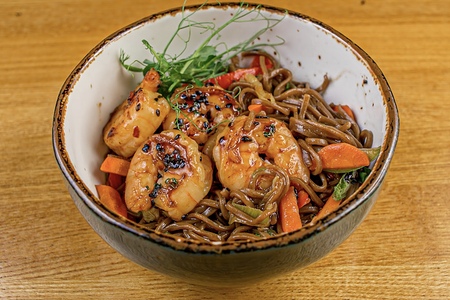 Вок с креветкой