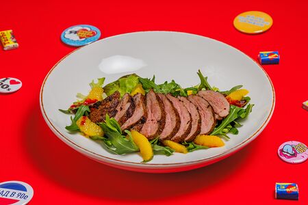 Утиное филе с малиновым соусом