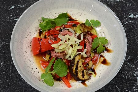 Салат с ростбифом 